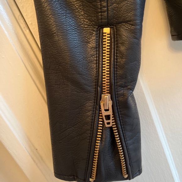 Black leather jacket - Picture 4 of 6